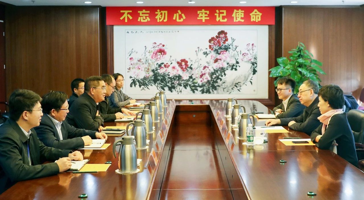 姜仁鋒會見中國國新黨委委員、總會計師劉學(xué)詩